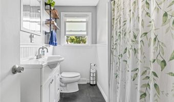 86 Hancock Dr, North Kingstown, RI 02852