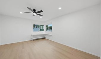 810 Omar Dr, Escondido, CA 92025