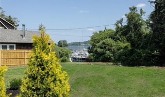 10 Mount Hope Ave, Portsmouth, RI 02871