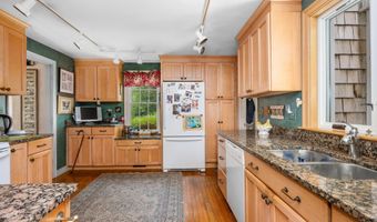 4323 Main St, Barnstable, MA 02630