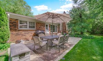 3010 N Kennicott Ave, Arlington Heights, IL 60004