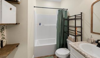 70 Blueberry St, Baxley, GA 31513