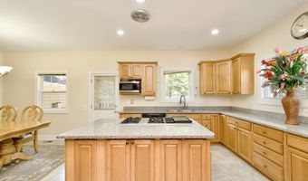 7801 RIDGEWOOD Dr, Annandale, VA 22003