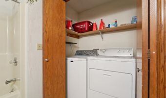 1670 W ROSELAWN Dr, Appleton, WI 54914