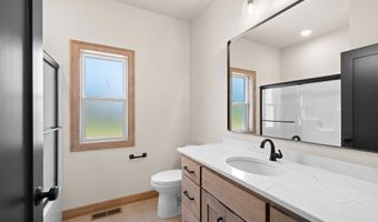 5728 W SPENCER St, Appleton, WI 54914