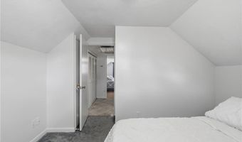 6 Lakewood Dr, Narragansett, RI 02882