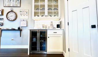 805 Spyglass Hill Dr, Bedford, IN 47421