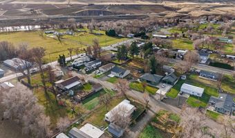 307 6th St, Benton City, WA 99320