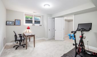 9304 WILDOAK Dr, Bethesda, MD 20814