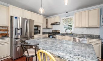 60 White Pkwy, North Smithfield, RI 02896