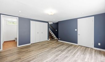 1007 Evergreen Rd, Anchorage, KY 40223