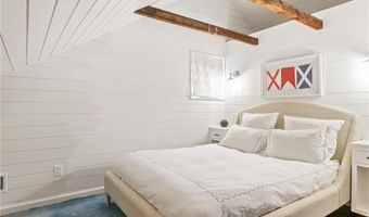 35 Second St, Newport, RI 02840