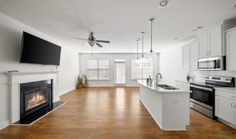34 Auburn Woods Dr, Auburn, GA 30011