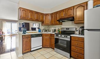 100 Wonderland Dr 5D, Abingdon, VA 24211