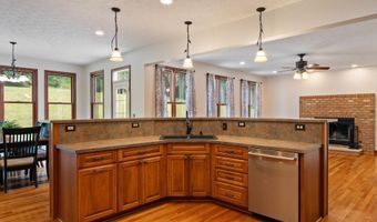 445 Fudges Creek Rd, Barboursville, WV 25504