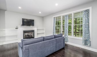 127 Putnam Park Rd, Bethel, CT 06801