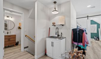 623 E Main St, Anoka, MN 55303