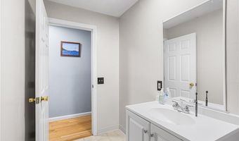 569 Smithfield Rd 23, North Providence, RI 02904