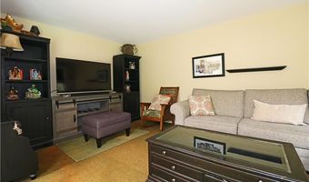 23 Sherman Ln, Middletown, RI 02842