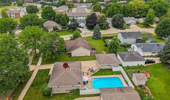 1718 SCHAEFER Cir, Appleton, WI 54915