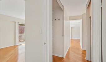 4970 BATTERY Ln 409, Bethesda, MD 20814