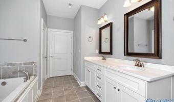 22920 Ledges Dr, Athens, AL 35613