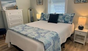 102 W Dobbs St, Atlantic Beach, NC 28512
