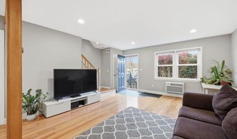 40 Woodridge Dr 40, Cheshire, CT 06410