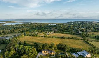 16 Sachuest Dr, Middletown, RI 02842