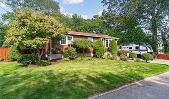 72 Winifred Ave, Warwick, RI 02889