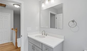 14 Elaine Dr, Hopkinton, RI 02833