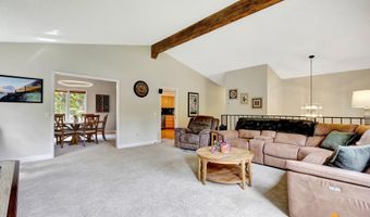 10010 Lone Tree Dr, Anchorage, AK 99507