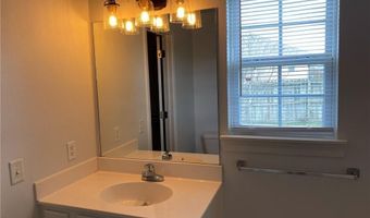 911 SW Cheyenne Dr, Bentonville, AR 72712