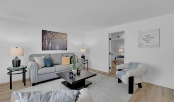 504 Thornlea Ct, Ballwin, MO 63011