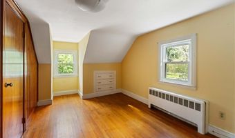 7 Turner Rd, Bristol, RI 02809