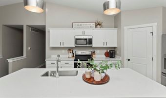 2805 20th St SW, Altoona, IA 50009