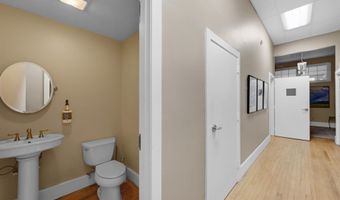 14 School St, Bristol, VT 05443