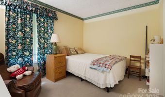 6 Brook Forest Dr, Arden, NC 28704