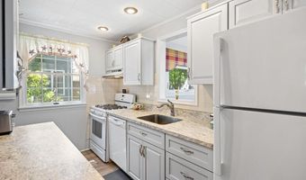 300 W 3RD Ave, Barrington, NJ 08007