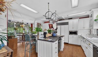12 Dyal St, Baxley, GA 31513