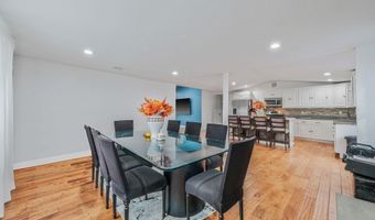 62 Bayside Ave, Amity Harbor, NY 11701