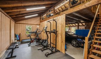84 Indian Wells Hwy, Amagansett, NY 11930