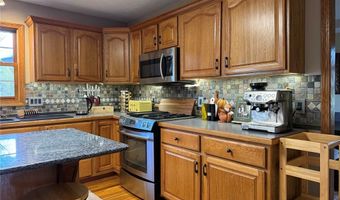 251 Kingston Dr, Aurora, OH 44202