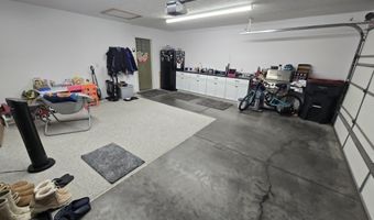 613 Springview Cir, Beatrice, NE 68310