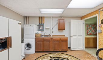 700 Crowfields Ln, Asheville, NC 28803