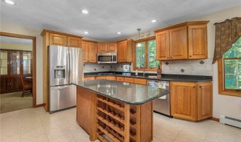 15 Secluded Dr, Narragansett, RI 02882