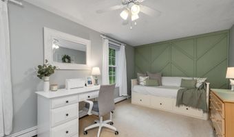 51 Palomino Ln, Bedford, NH 03110