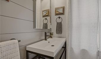 30 Boulevard, Middletown, RI 02842