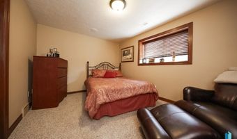 1809 W Ashton Trl, Brandon, SD 57005