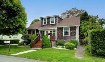25 Renfrew Ave, Middletown, RI 02842